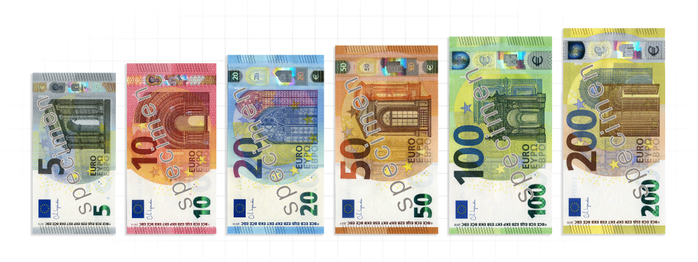 Mind a hat eurobankjegy-címlet egymáshoz közel függőlegesen jelenik meg. A bankjegyek méretük és címleteik szerinti emelkedő sorrendben, a legkisebbtől [5 €] a legnagyobbig [200 €] vannak elrendezve.